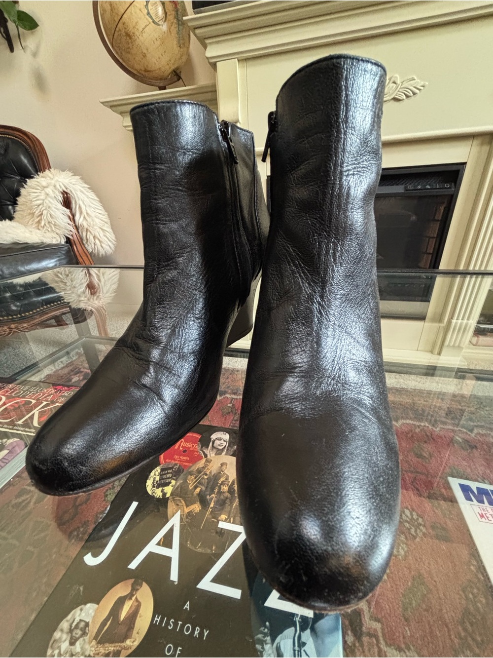 💥 LANVIN PARIS Black Leather Side-Zip Wedge Ankle Boots Booties Sz 9.5 💥 - Picture 2 of 7